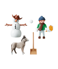 PLAYMOBIL-70398-Spirit-Riding-Free-Schneespass-mit-Snips-and-Herrn-Karotte1.png